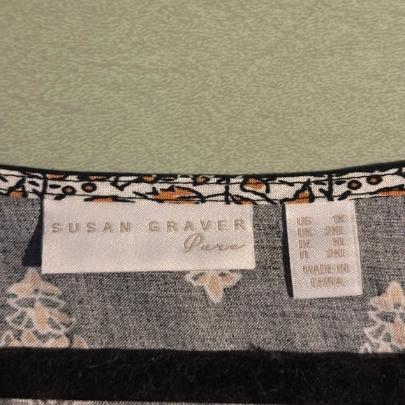 Plus Size Susan Graver Tunic Top - Picture 5 of 6